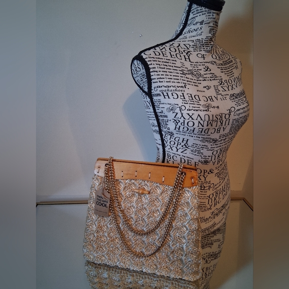 Rare Handcrafted Boho Cream and Tan Woven Summer Bag with Gold Chain Strap - Picture 10 of 10